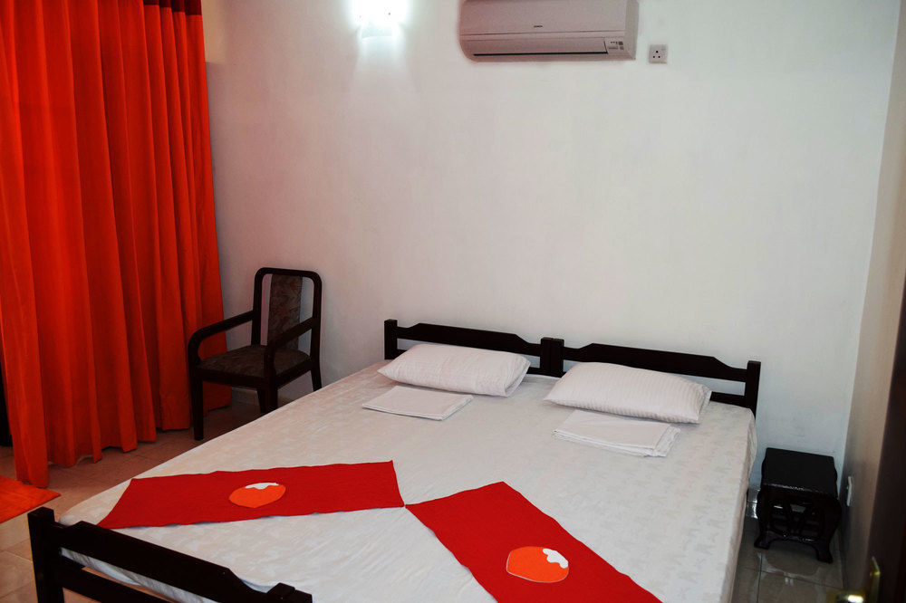 Thambili Island @ Stubbs Hotell Colombo Exteriör bild